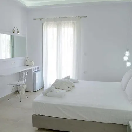 Olea Bay Adamantas (Milos)