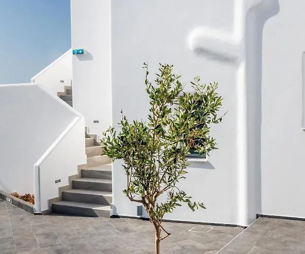 Olea Bay Adamantas (Milos)