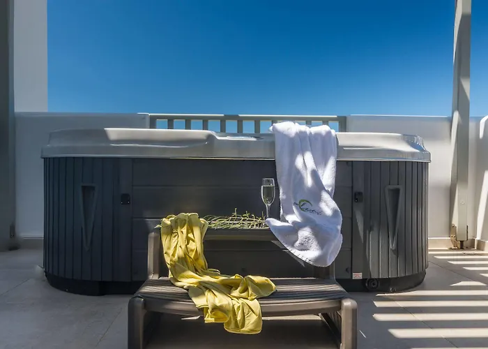 Olea Bay Adamantas (Milos)