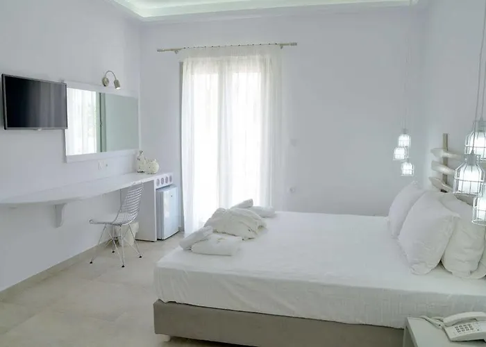 Olea Bay Adamantas (Milos)